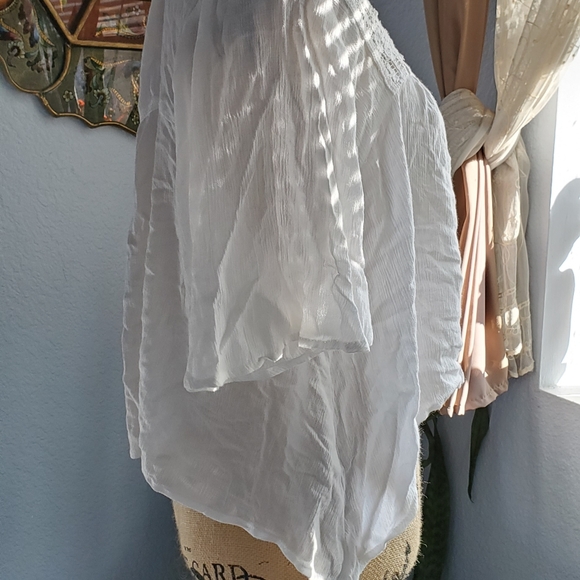 Hollister blouse - Picture 3 of 7